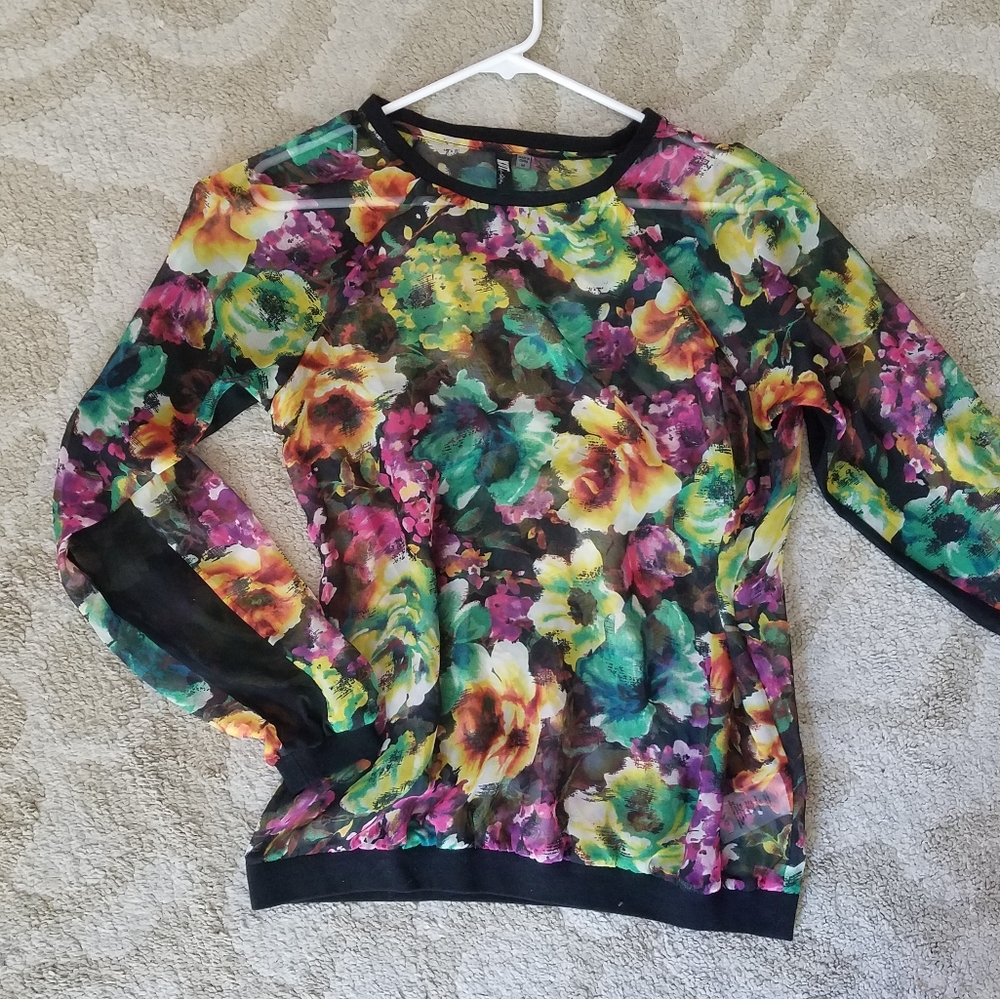 ☘3 for $24☘Kut from the Kloth sheer floral top